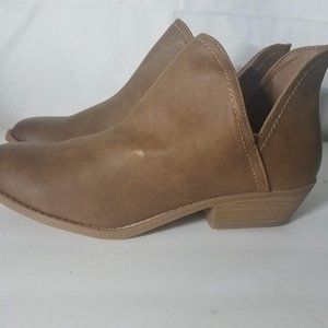 Women's Nora Cut Out Ankle Bootie